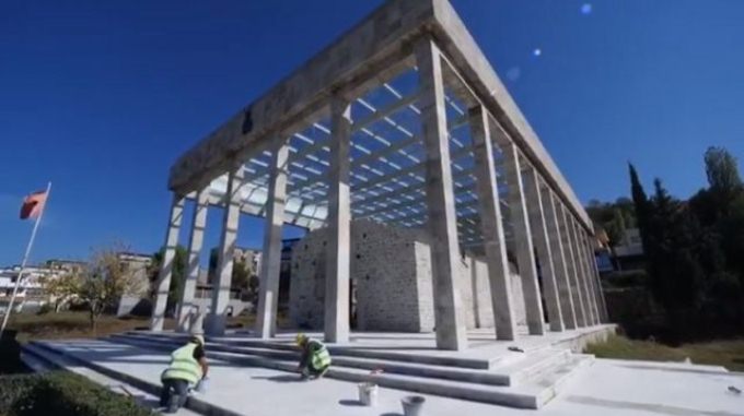 Nje tjeter kantier punimesh: Nis restaurimi i memorialit te Skenderbeut ne Lezhe